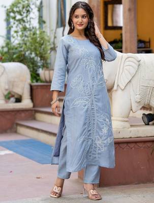 Women Floral Embroidered Regular Thread Work Pure Cotton Kurta with Trousers 3