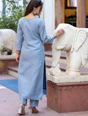 Women Floral Embroidered Regular Thread Work Pure Cotton Kurta with Trousers 4