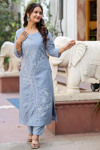 Women Floral Embroidered Regular Thread Work Pure Cotton Kurta with Trousers