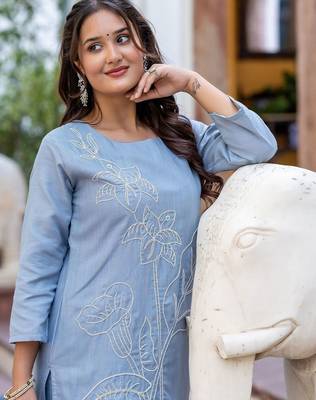 Women Floral Embroidered Regular Thread Work Pure Cotton Kurta with Trousers 7