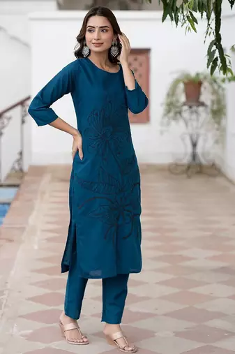 Women Ethnic Motifs Embroidered Regular Thread Work Pure Cotton Kurta with Trousers