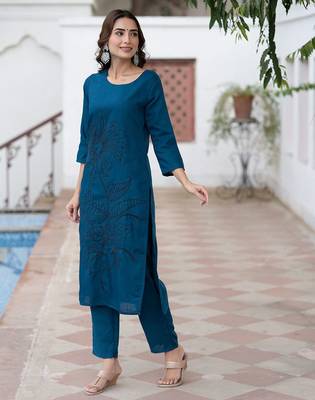 Women Ethnic Motifs Embroidered Regular Thread Work Pure Cotton Kurta with Trousers 4