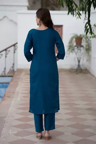 Women Ethnic Motifs Embroidered Regular Thread Work Pure Cotton Kurta with Trousers