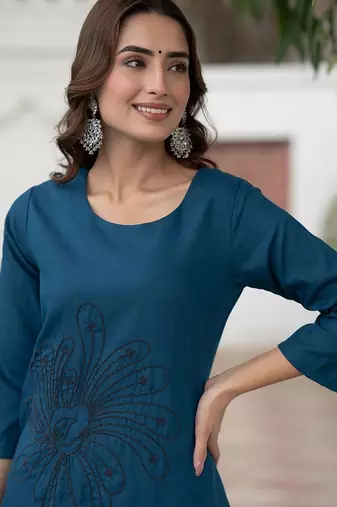 Women Ethnic Motifs Embroidered Regular Thread Work Pure Cotton Kurta with Trousers