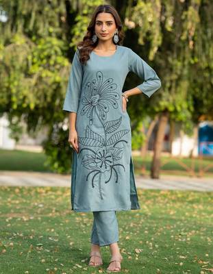 Women Floral Embroidered Regular Thread Work Pure Cotton Kurta with Trousers 1