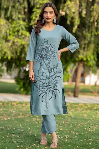 Women Floral Embroidered Regular Thread Work Pure Cotton Kurta with Trousers
