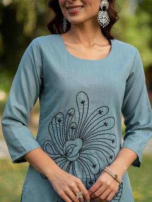 Women Floral Embroidered Regular Thread Work Pure Cotton Kurta with Trousers 2