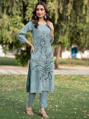 Women Floral Embroidered Regular Thread Work Pure Cotton Kurta with Trousers 3