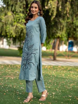 Women Floral Embroidered Regular Thread Work Pure Cotton Kurta with Trousers 4