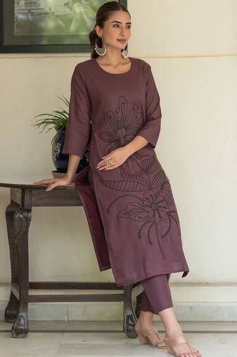 Women Floral Embroidered Regular Thread Work  Cotton Kurta with Trousers