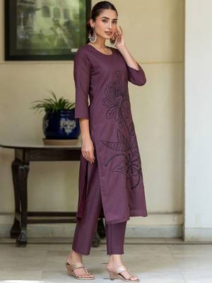 Women Floral Embroidered Regular Thread Work Pure Cotton Kurta with Trousers 3
