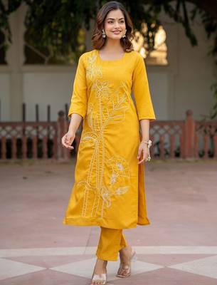 Women Floral Embroidered Regular Thread Work Pure Cotton Kurta with Trousers 1