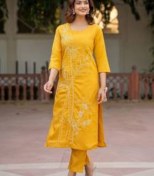 Women Floral Embroidered Regular Thread Work Pure Cotton Kurta with Trousers