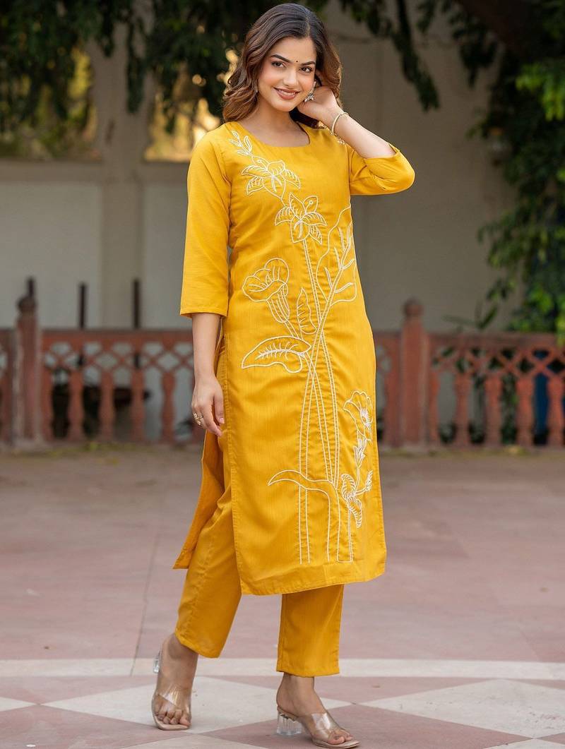 Women Floral Embroidered Regular Thread Work Pure Cotton Kurta with Trousers