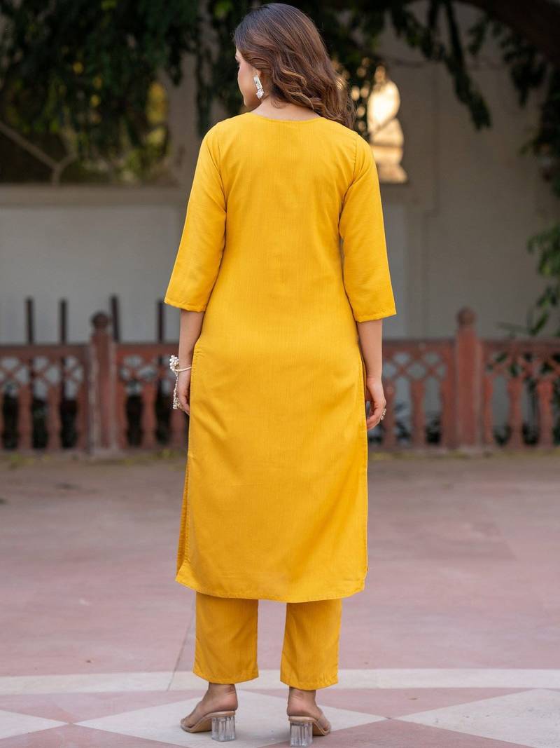 Women Floral Embroidered Regular Thread Work Pure Cotton Kurta with Trousers