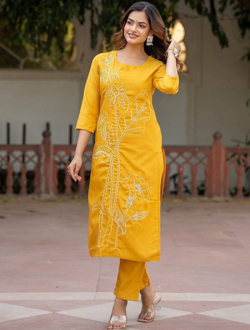 Women Floral Embroidered Regular Thread Work Pure Cotton Kurta with Trousers