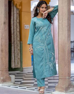 Women Floral Embroidered Regular Thread Work Pure Cotton Kurta with Trousers 4