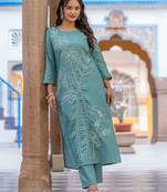 Women Floral Embroidered Regular Thread Work Pure Cotton Kurta with Trousers