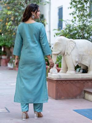 Women Floral Embroidered Regular Thread Work Pure Cotton Kurta with Trousers 5