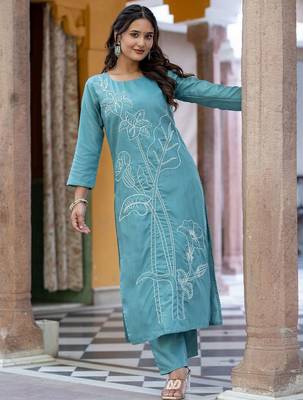 Women Floral Embroidered Regular Thread Work Pure Cotton Kurta with Trousers 6