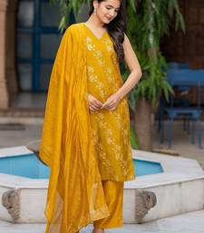 Women Floral Regular Pure Silk Kurta with Palazzos & With Dupatta