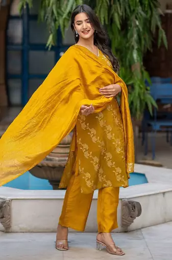 Women Floral Regular Pure Silk Kurta with Palazzos & With Dupatta
