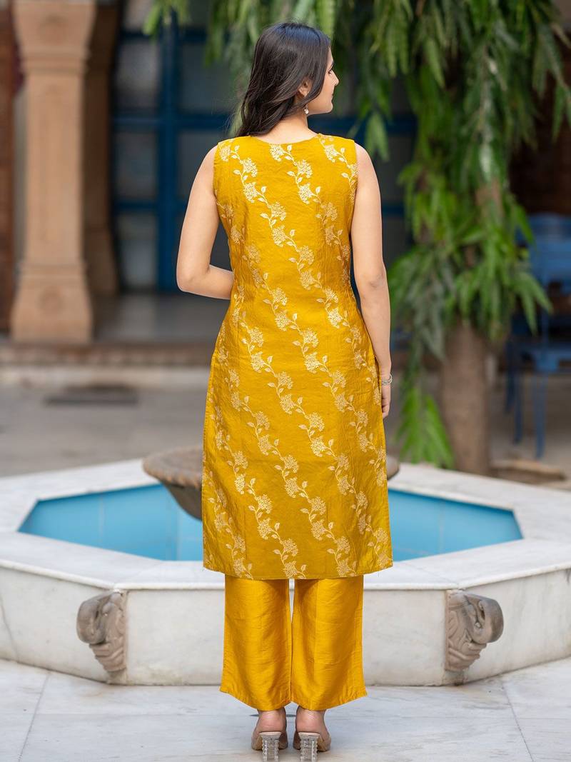 Women Floral Regular Pure Silk Kurta with Palazzos & With Dupatta