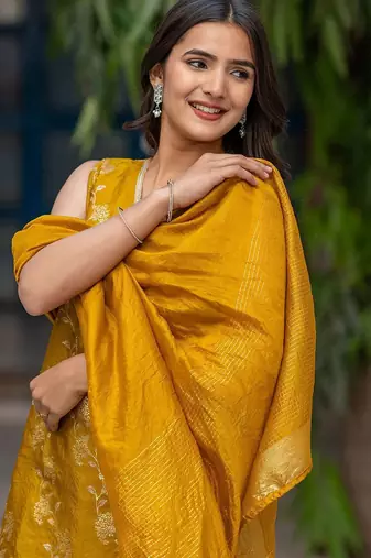 Women Floral Regular Pure Silk Kurta with Palazzos & With Dupatta