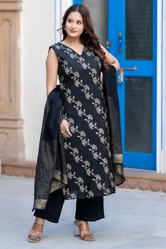 Women Floral Printed Regular Thread Work Pure Silk Kurta with Trousers & With Dupatta