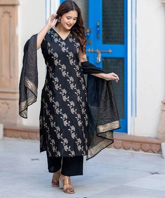 Women Floral Printed Regular Thread Work Pure Silk Kurta with Trousers & With Dupatta 5