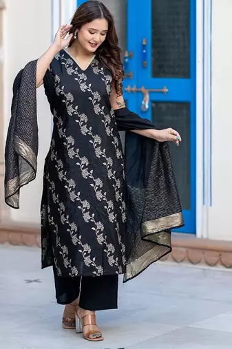 Women Floral Printed Regular Thread Work Pure Silk Kurta with Trousers & With Dupatta