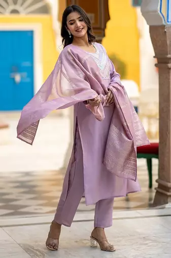 Women Ethnic Motifs Embroidered Regular Thread Work Kurta with Trousers & With Dupatta
