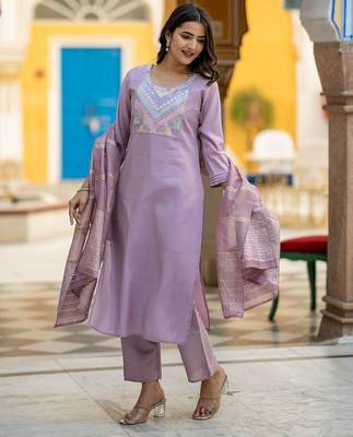 Women Ethnic Motifs Embroidered Regular Thread Work Kurta with Trousers & With Dupatta 4