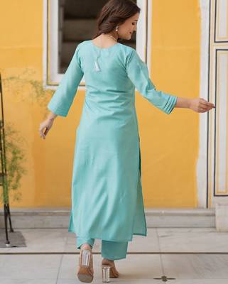Women Ethnic Motifs Yoke Design Regular Thread Work Kurta with Trousers & With Dupatta 4
