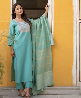 Women Ethnic Motifs Yoke Design Regular Thread Work Kurta with Trousers & With Dupatta 5