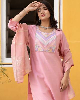 Women Ethnic Motifs Yoke Design Regular Thread Work Kurta with Trousers & With Dupatta 2
