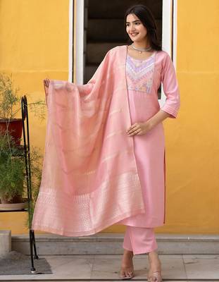 Women Ethnic Motifs Yoke Design Regular Thread Work Kurta with Trousers & With Dupatta 4