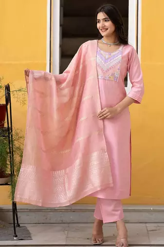 Women Ethnic Motifs Yoke Design Regular Thread Work Kurta with Trousers & With Dupatta