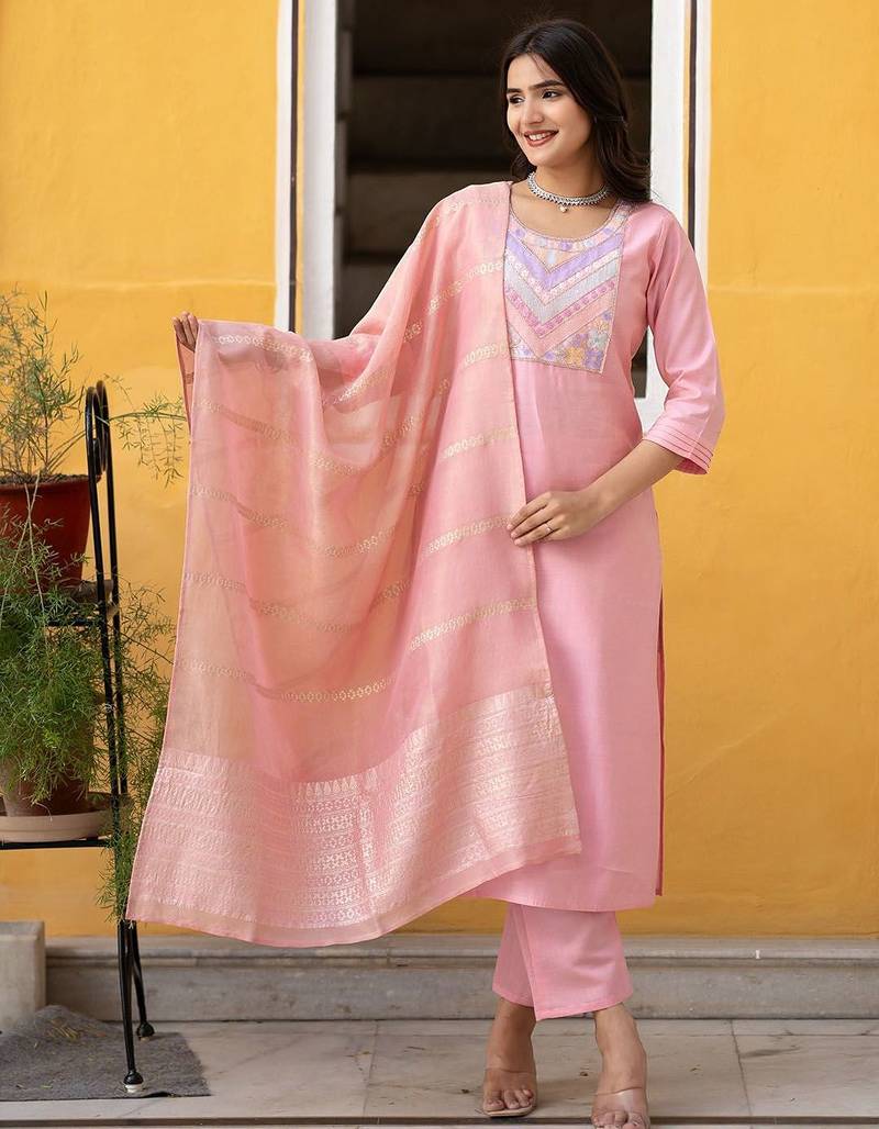 Women Ethnic Motifs Yoke Design Regular Thread Work Kurta with Trousers & With Dupatta