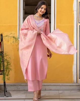 Women Ethnic Motifs Yoke Design Regular Thread Work Kurta with Trousers & With Dupatta 5