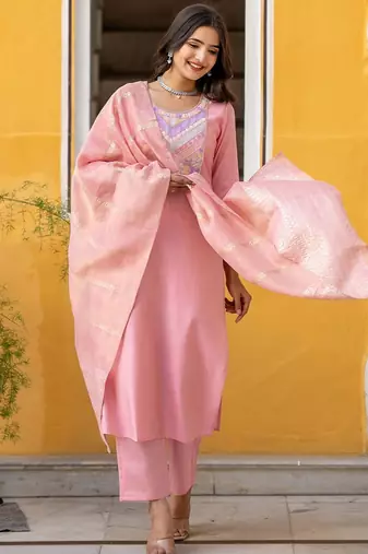Women Ethnic Motifs Yoke Design Regular Thread Work Kurta with Trousers & With Dupatta