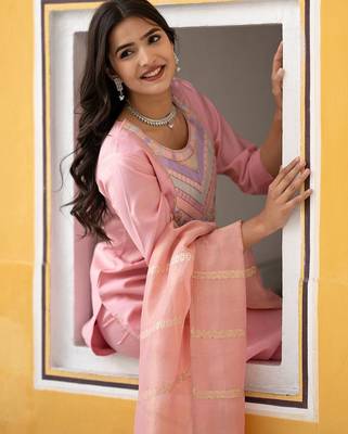Women Ethnic Motifs Yoke Design Regular Thread Work Kurta with Trousers & With Dupatta 6