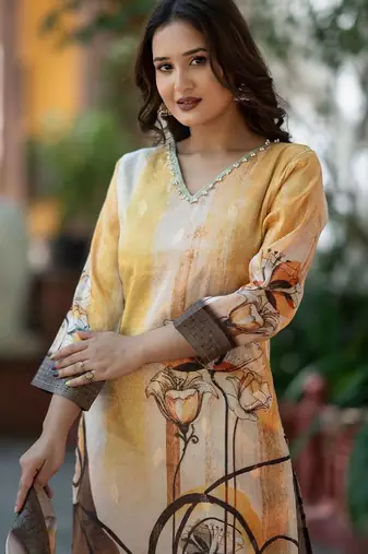Women Printed Regular Thread Work Kurta with Trousers & With Dupatta