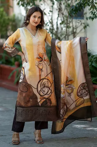 Women Printed Regular Thread Work Kurta with Trousers & With Dupatta