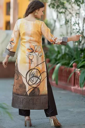 Women Printed Regular Thread Work Kurta with Trousers & With Dupatta