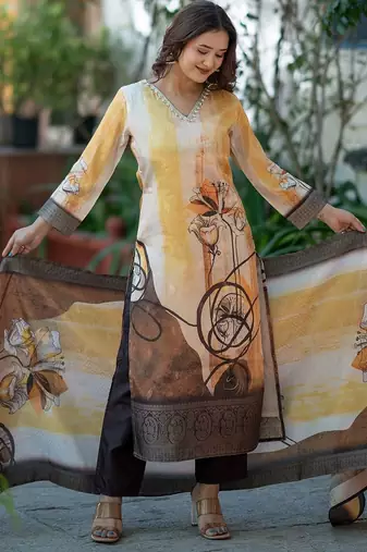 Women Printed Regular Thread Work Kurta with Trousers & With Dupatta