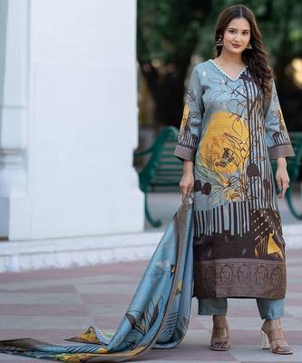 Women Floral Printed Regular Kurta with Trousers & With Dupatta 1