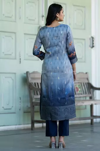 Women Floral Printed Regular Beads and Stones Kurta with Trousers & With Dupatta