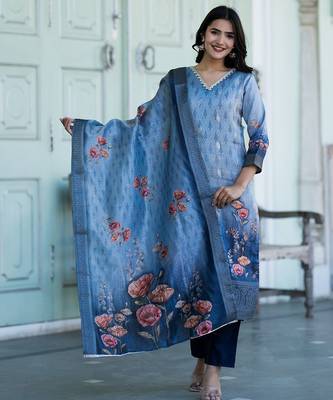 Women Floral Printed Regular Beads and Stones Kurta with Trousers & With Dupatta 5