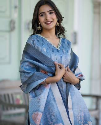 Women Floral Printed Regular Beads and Stones Kurta with Trousers & With Dupatta 7